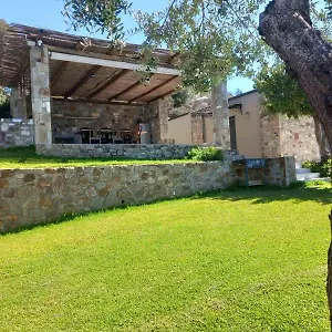Stone Built House Next To The Βίλα